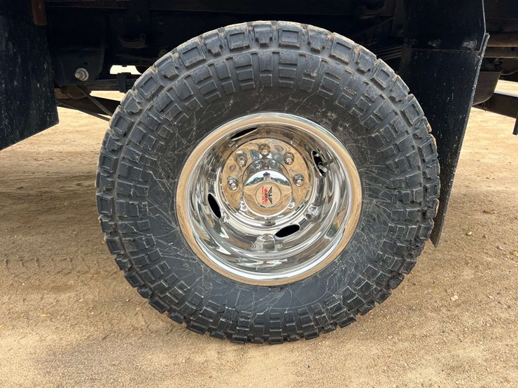 2022-ford-f350-image-39