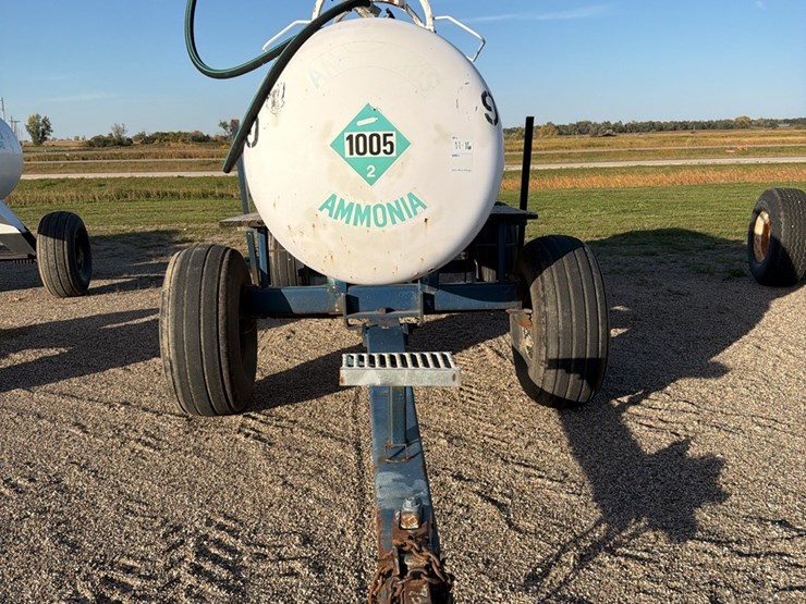 11-16-1450-gallon-nh3-tank,-16.5l---16.1-sl-tires-image-2