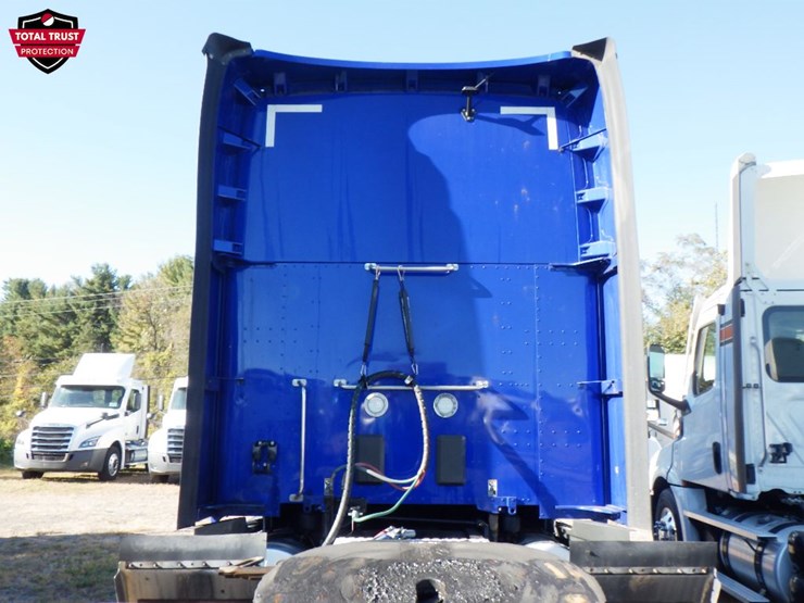2021-kenworth-t680-image-11