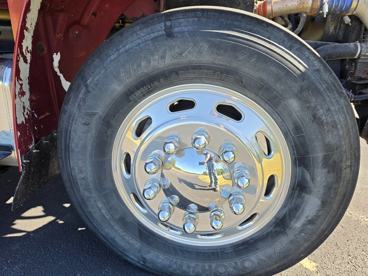 2007-freightliner-m2-106-image-96