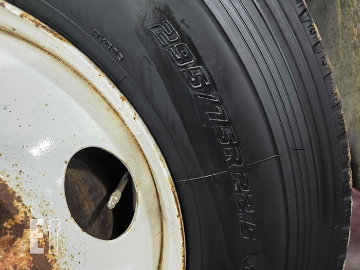 2011-international-durastar-4300-image-24