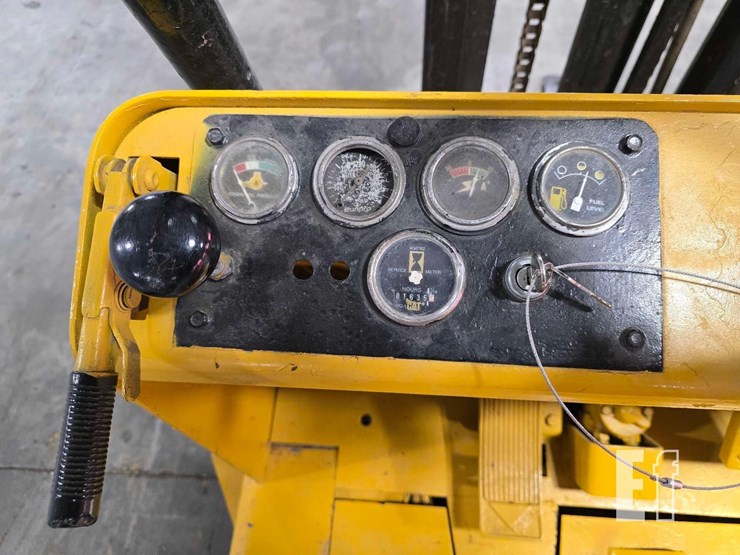 caterpillar-forklift-3681-image-16