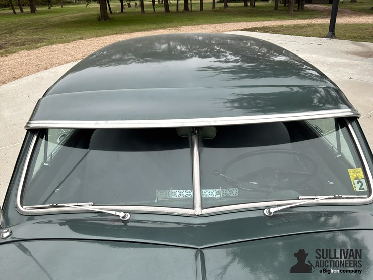 1951-ford-custom-tudor-2-door-sedan-image-11