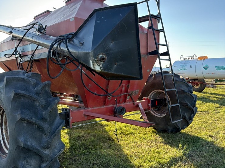 case-ih-3400-image-24