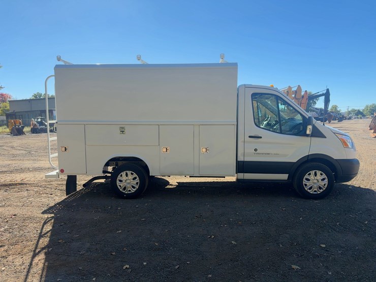 2019-utility-van-image-6