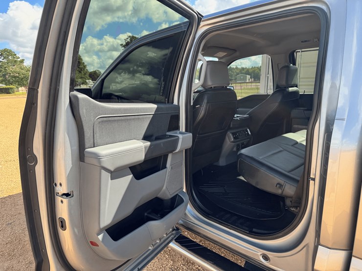 2022-ford-f150-image-10
