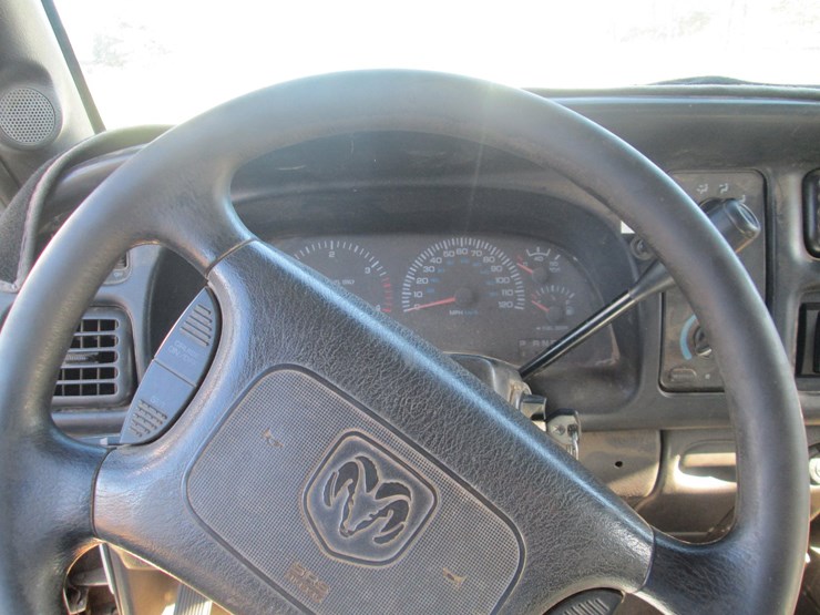 2001-dodge-3500-image-32