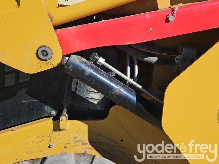 2022-caterpillar-289d3-image-24