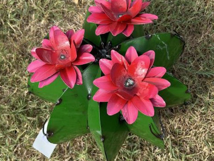 #171-•-metal-art---small-cactus-w/pink-flowers-image-2