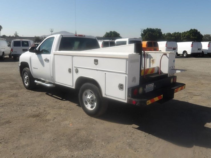 2013-chevrolet-silverado-2500-image-4