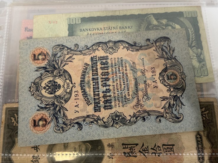 #40307-•-foreign-currency-bank-notes-image-19