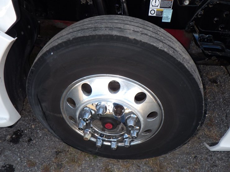 2021-kenworth-t680-image-23