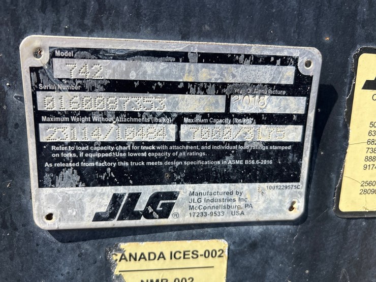 2018-jlg-742-image-11