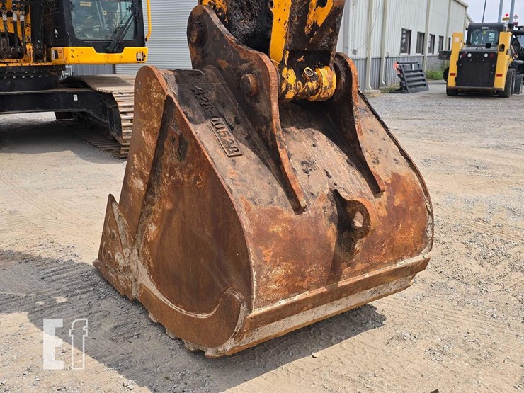 2023-jcb-220x-lc-image-12