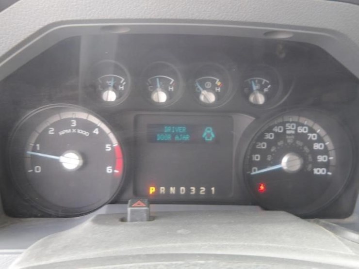 2011-ford-f550-image-25