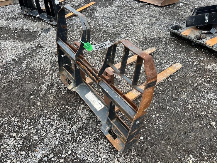 bobcat-48"-hd-skid-steer-pallet-forks-image-3