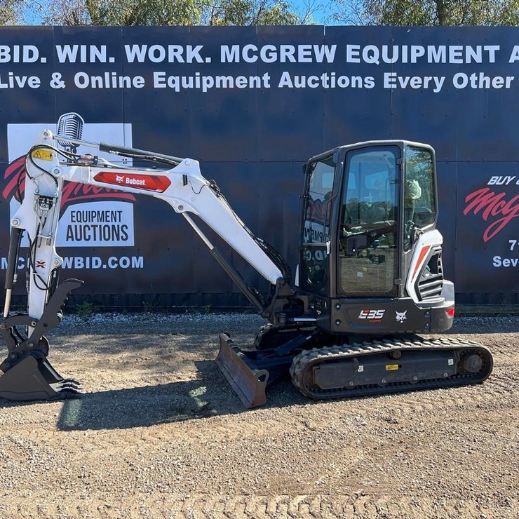 2024 BOBCAT E35