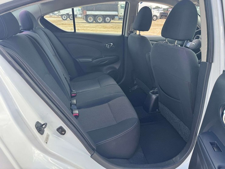 2014-nissan-versa-sv-4dr-sedan---56,707-actual-miles-image-16