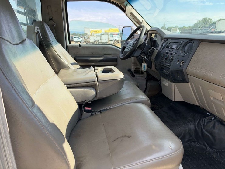 2008-ford-f550-image-16