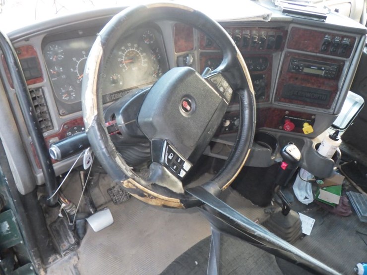 2005-kenworth-t2000-image-21