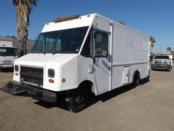 2002-workhorse-p42-image-1