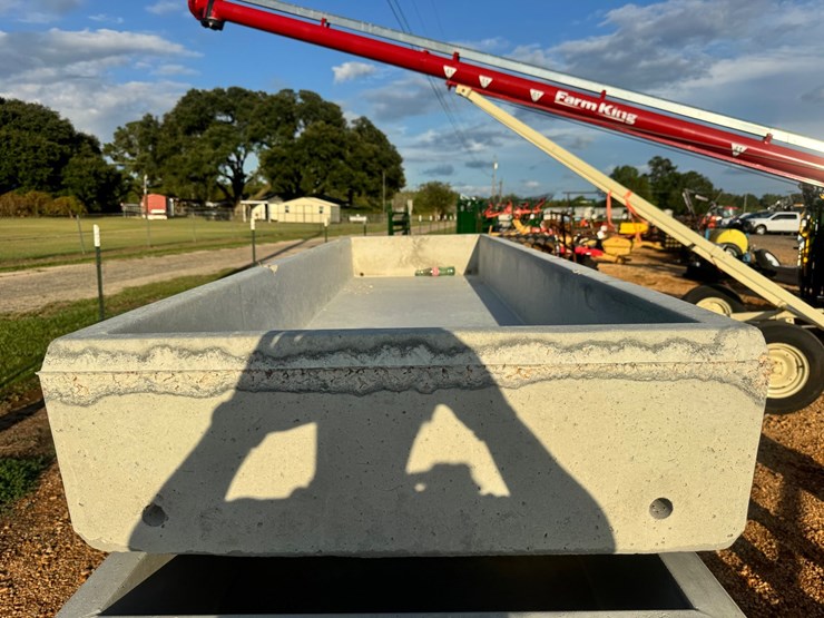 #8180-•-3’x10’-concrete-feed-trough-image-2
