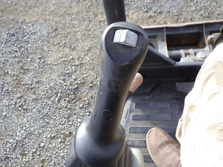 2019-bobcat-e32i-image-34
