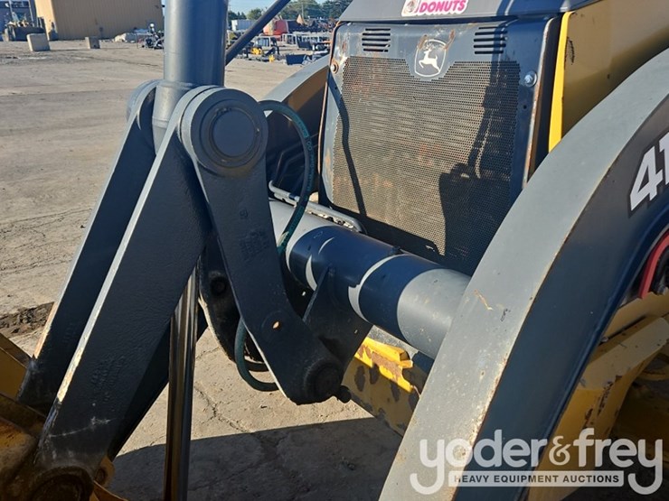 2018-deere-410l-image-16