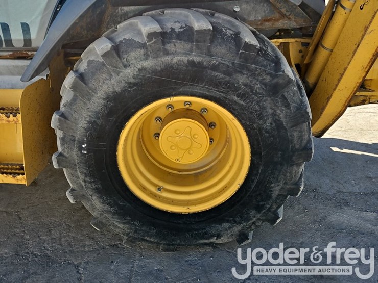 2018-deere-410l-image-13