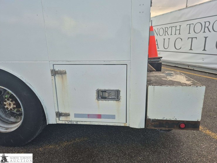 2009-international-durastar-4300-image-29