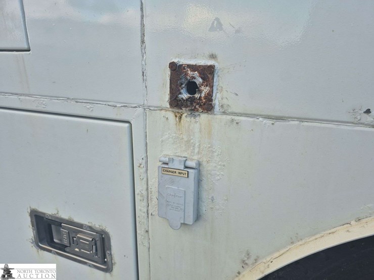 2009-international-durastar-4300-image-27