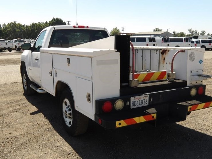 2013-chevrolet-silverado-utility-truck-image-5