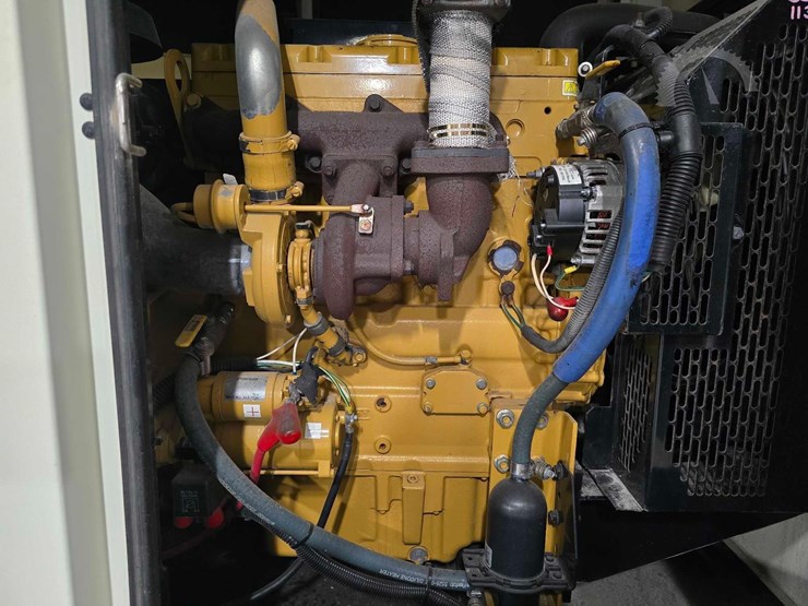 2013-caterpillar-xq60-6-image-11