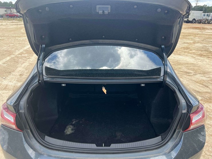 2020-chevrolet-malibu-4-door-sedan-(140,570-miles)-image-21