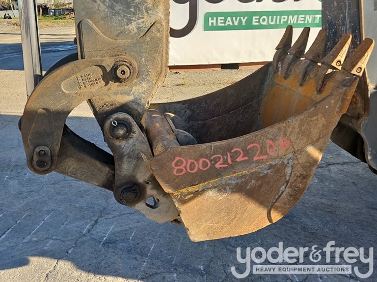 2018-deere-410l-image-31