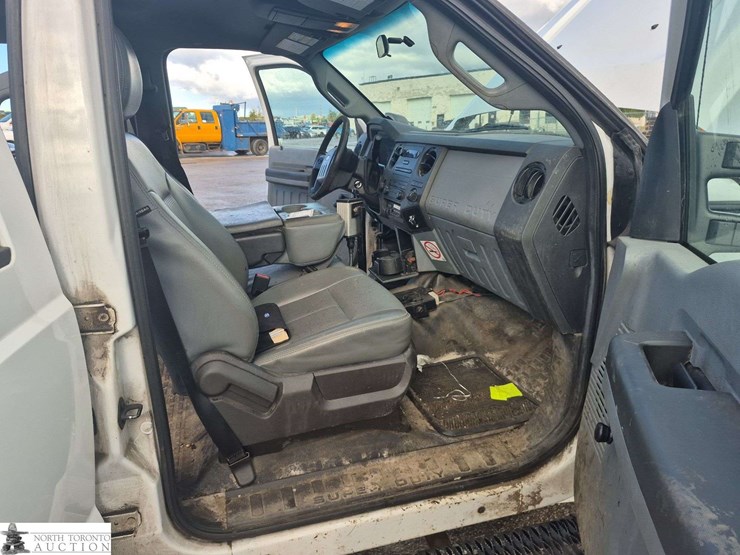2014-ford-f450-image-28