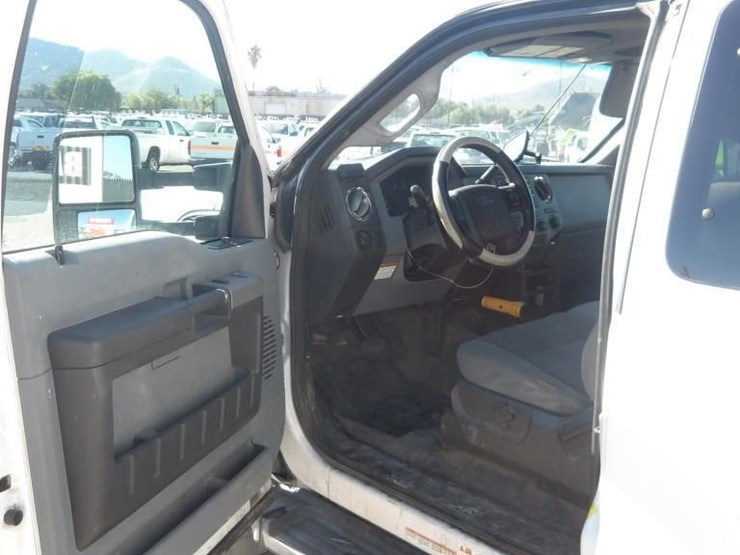 2015-ford-f450-xlt-image-27