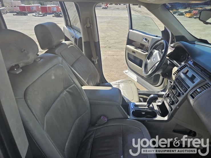 2009-ford-flex-image-27