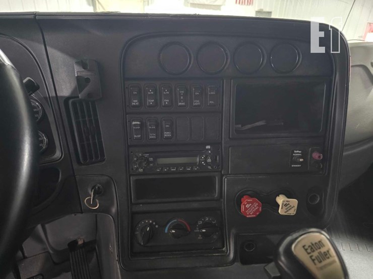2011-international-prostar-image-15