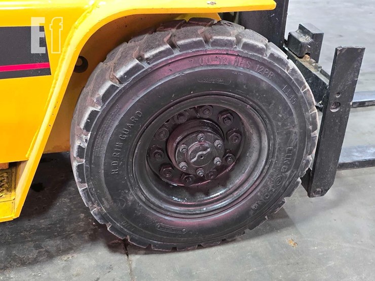caterpillar-forklift-3681-image-22