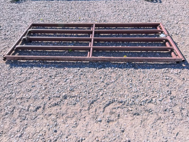 #2009-•-slightly-used-10ft-hi-qual-gates-(2-count)-image-4