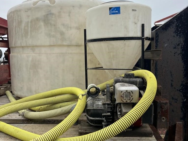 550-gallon-tank-&-pump-image-1