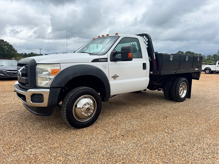 2016-ford-f550-xl-image-1
