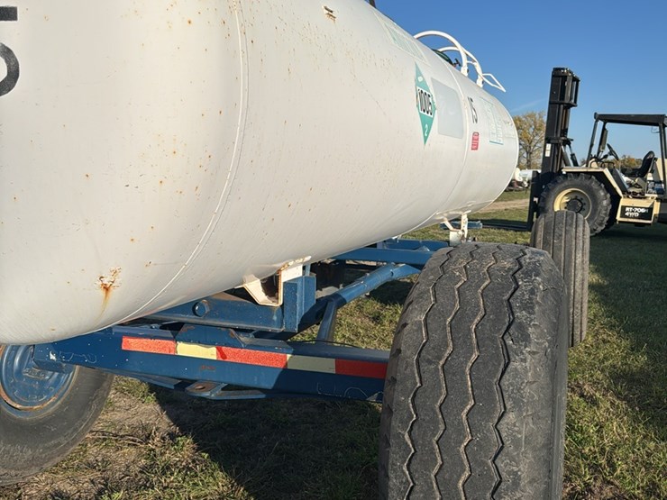 11-21-1450-gallon-nh3-tank,-16.5l---16.1-sl-tires-image-10