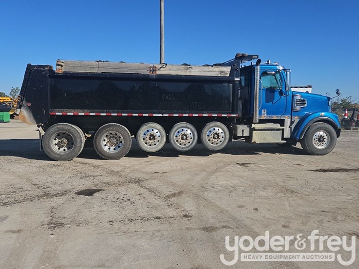 2019-freightliner-122sd-image-6