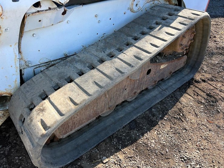 2012-bobcat-t630-image-13