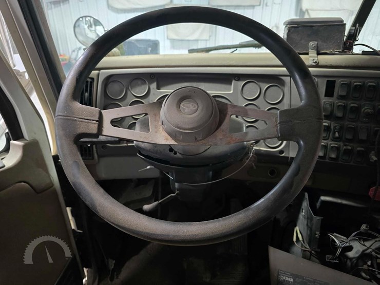 2005-mack-granite-cv713-image-10