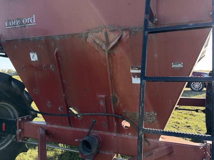 case-ih-3400-image-10