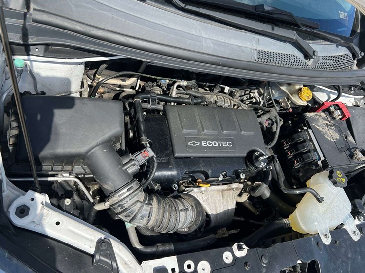 2019-chevrolet-sonic-4-door-sedan-(117,687-miles)-image-7