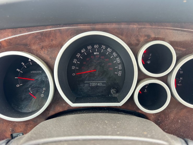 2008-toyota-tundra-image-16
